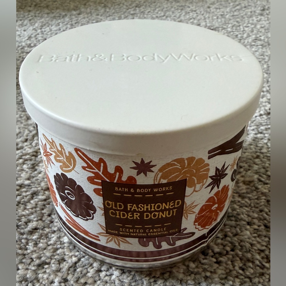 Bath & Body Works Old Fashioned Cider Donut Candle